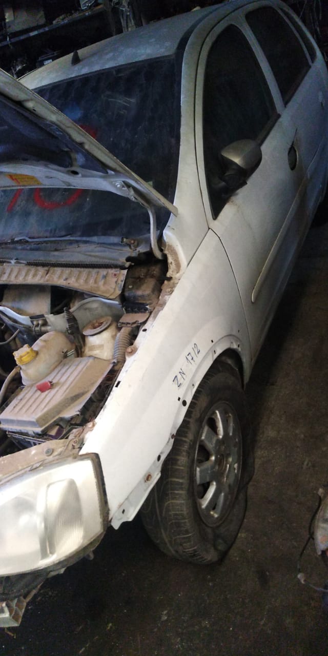  Chevrolet CORSA 2002    EN DESARME